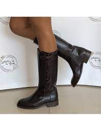 Les bottes mi-mollet : l’alliance parfaite de style et de confort pour les femmes