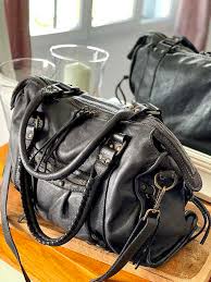 Élégance intemporelle : le sac à main en cuir, accessoire de luxe par excellence