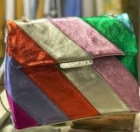 Égayez Votre Style avec un Sac à Main Coloré : La Touche de Gaieté Indispensable !