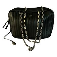 L’Élégance Intemporelle : Le Sac Noir de Marque
