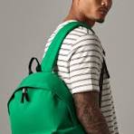 Le Sac au Dos : L’Accessoire Indispensable pour un Style Pratique et Tendance