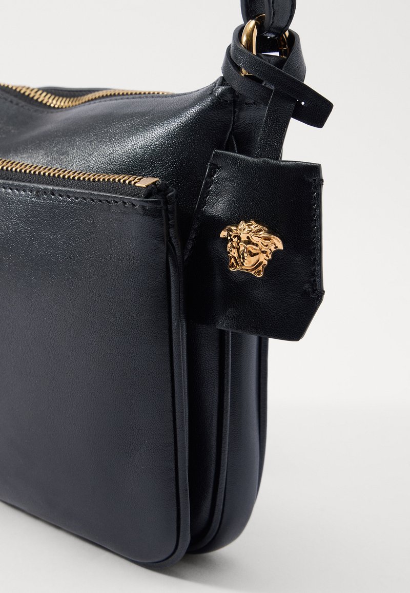 Sacoches Versace : Luxe et Élégance à l’Italienne