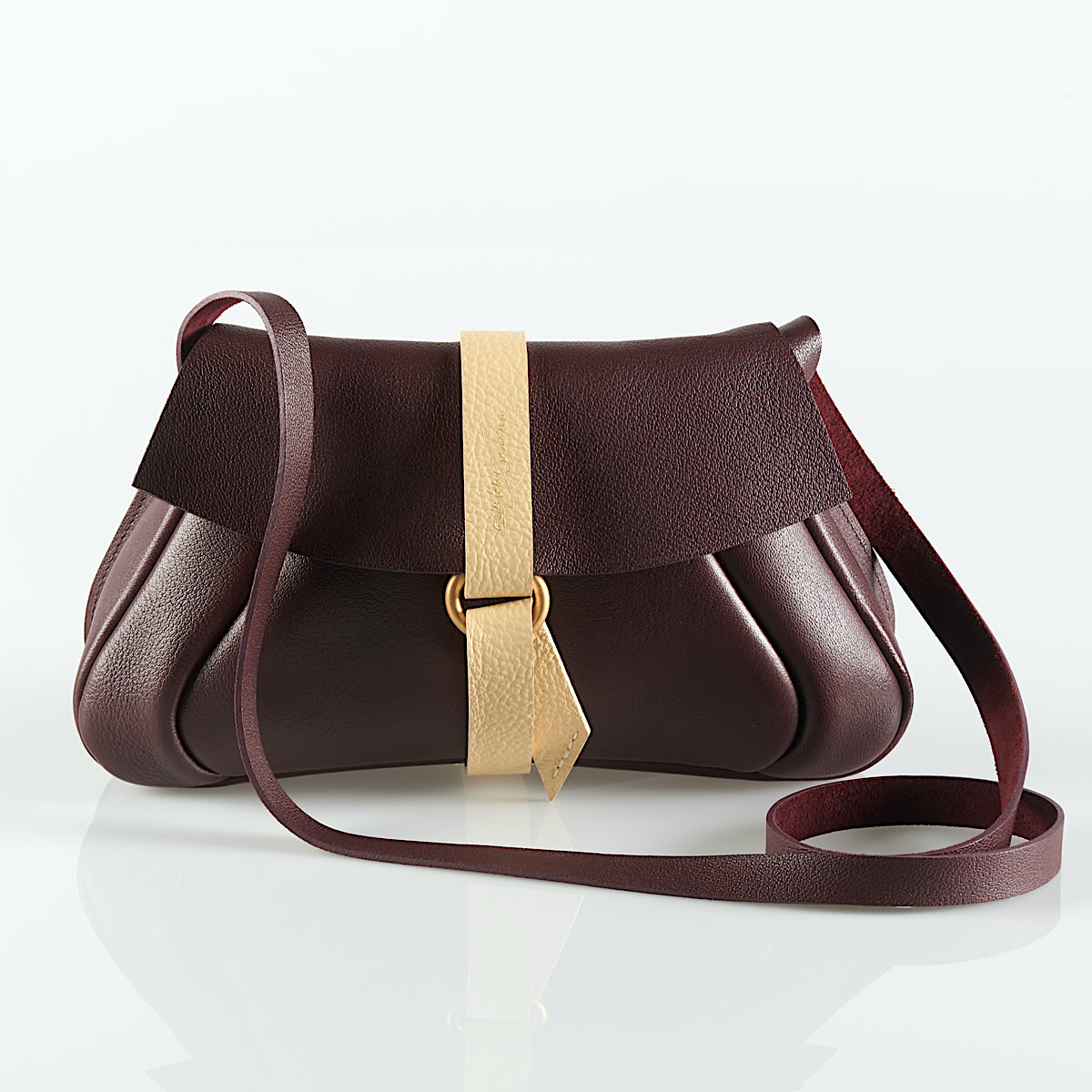 Le Charme des Mini Sacs de Luxe : Petits Bijoux de l&rsquo;Élégance