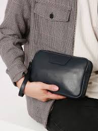 Le Sac à Main Homme en Cuir : L&rsquo;Accessoire Indispensable pour un Style Élégant