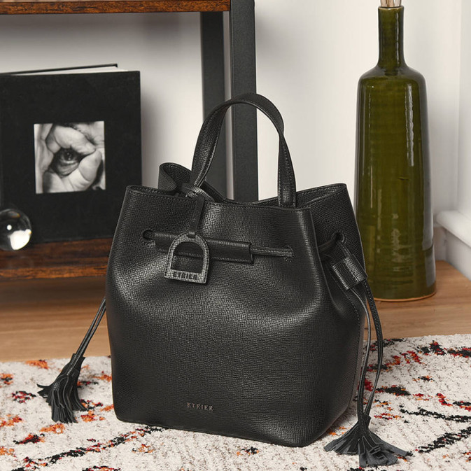 Découvrez l&rsquo;Élégance Intemporelle du Sac à Main Etrier