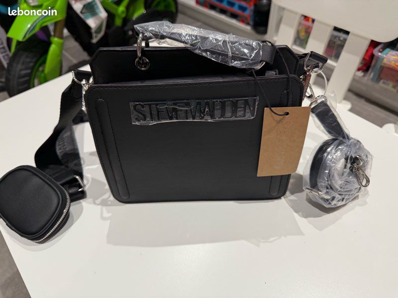 Le Sac à Main Steve Madden : L&rsquo;Accessoire Tendance Incontournable