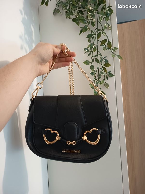Découvrez l&rsquo;Excentricité des Sacs à Main Moschino