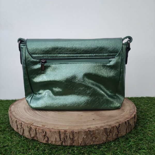 Le sac à main vert sapin : l&rsquo;accessoire chic de la saison