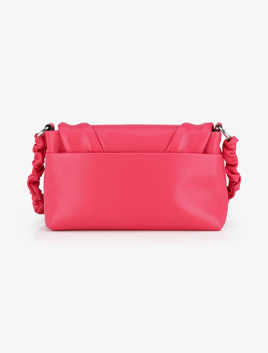 Le Sac à Main Fuchsia : Une Touche de Couleur Audacieuse et Tendance
